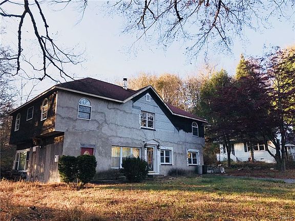 2nd image of 2373 Evergreen St