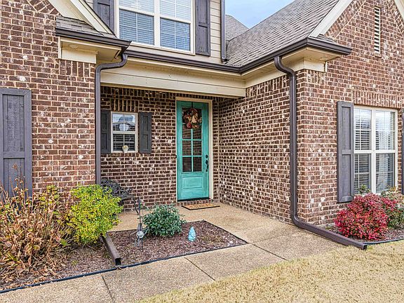 3rd image of 173 Littleton Way