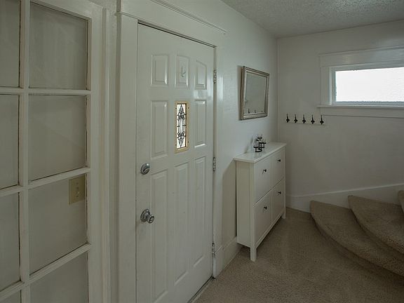 4th image of 304 W Knox Ave