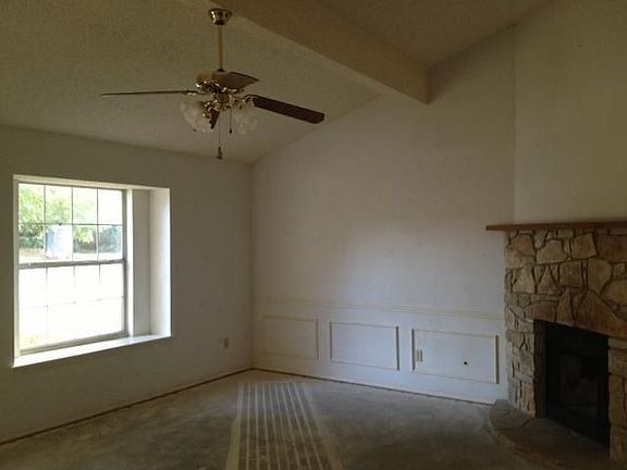 2nd image of 731 Swan Dr