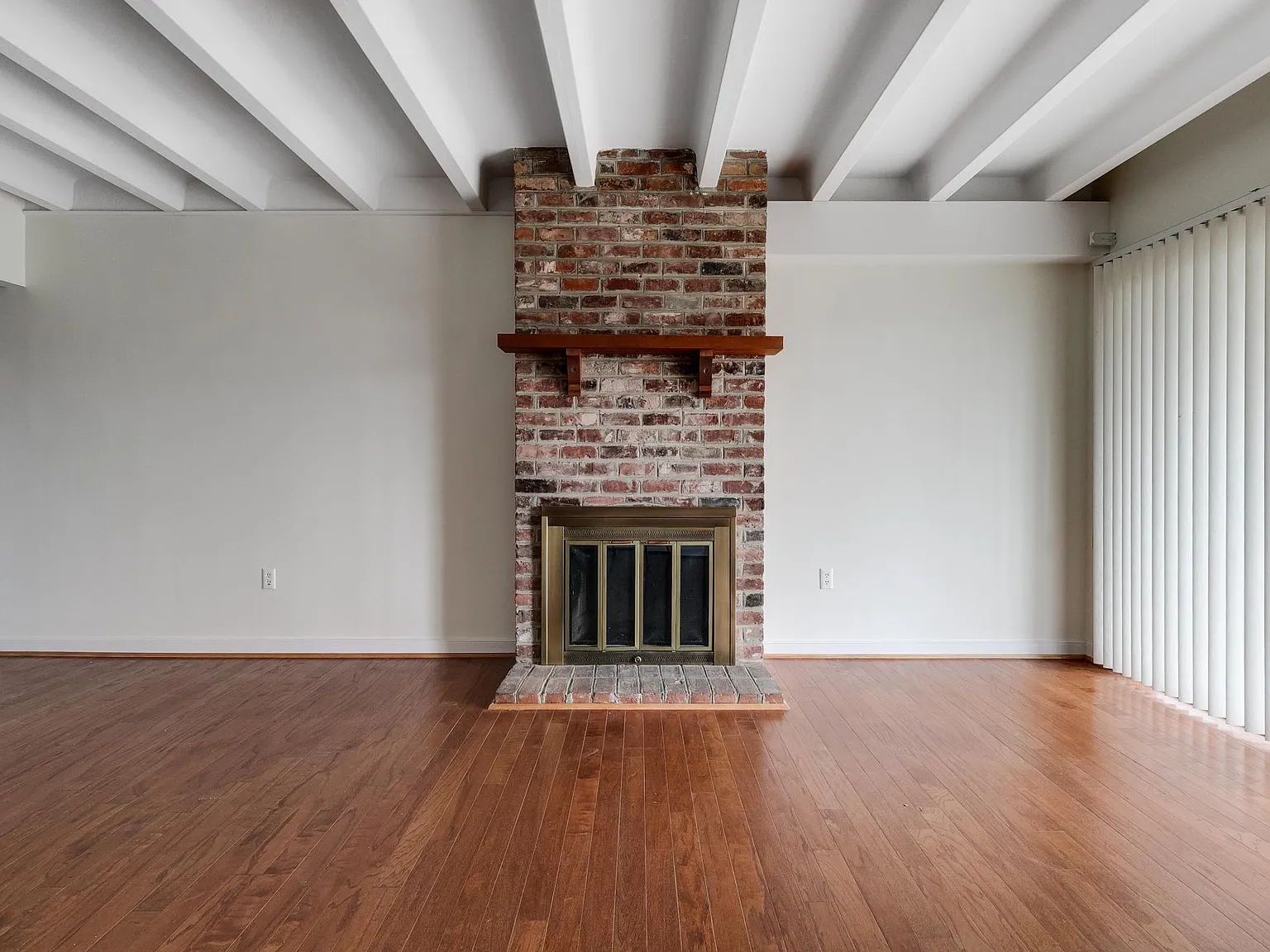 2 bed, 1062 sqft, $1,950 — Photo 4