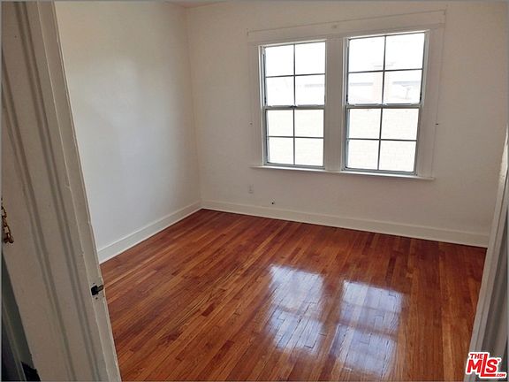 5th image of 1642 S Berendo St