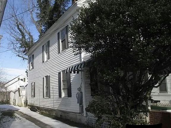 2nd image of 733 Washington St