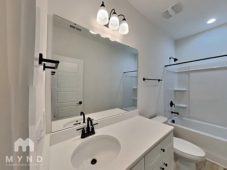 420 E Cedar Ave — Photo 17