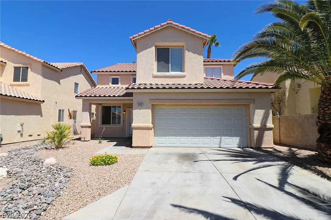 3 bed, 2.5 bath, 1849 sqft, $2,400 — Photo 2