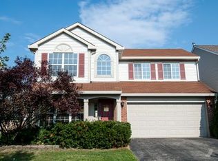 14 E Rustic Ln, Round Lake Beach, IL 60073