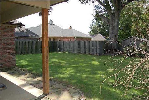 2nd image of 1008 Southlake Cir