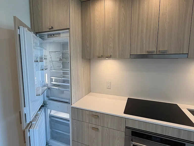 858 Dupont St #721 — Photo 11