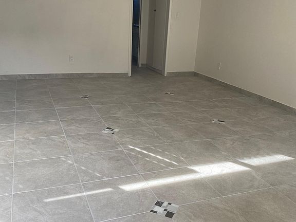 5th image of 11808 Kittridge St #6