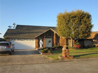 22 Cherry Blossom Ln, Marrero, LA 70072