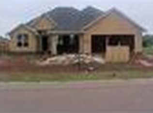 1904 SW 31st St, Moore, OK 73170
