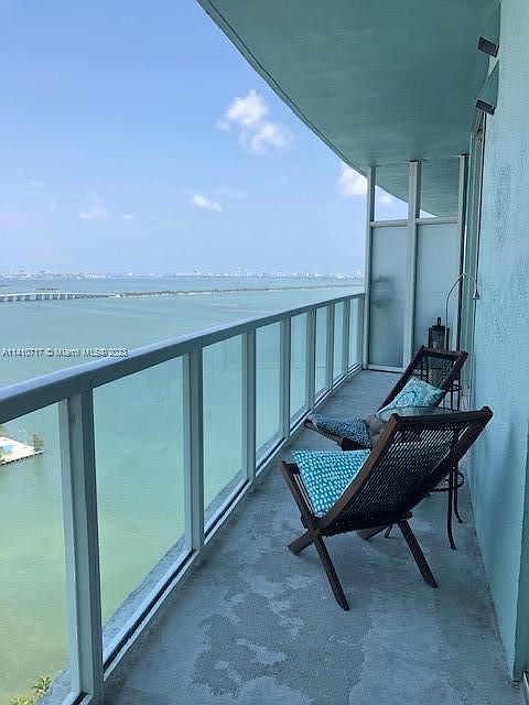 1st image of 1900 N Bayshore Dr APT 3306