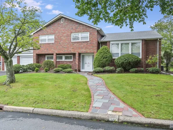 55 Sherwood Ave, Englewood Cliffs, NJ 07632