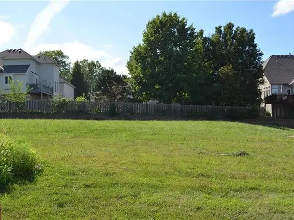 6126 N Cypress Ct, Kansas City, MO 64119