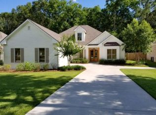 114 Song Grove Blvd, Fairhope, AL 36532