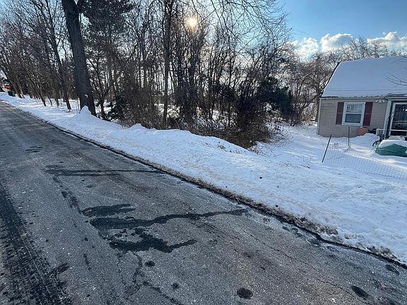 4th image of 22 New York Avenue
