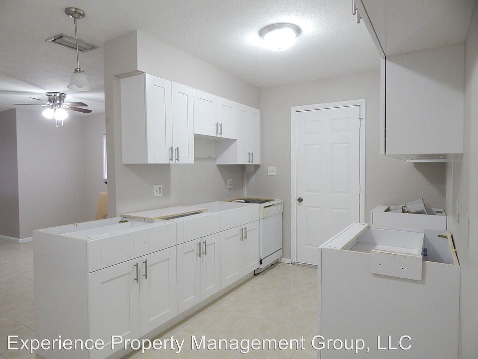 1st image of 1245 SE 8th St #103
