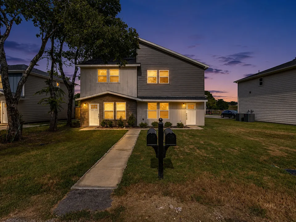 931 & 933 River Rd #933