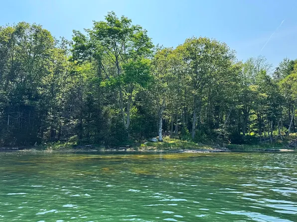 196 Pemaquid Harbor Road, Bristol, ME 04558