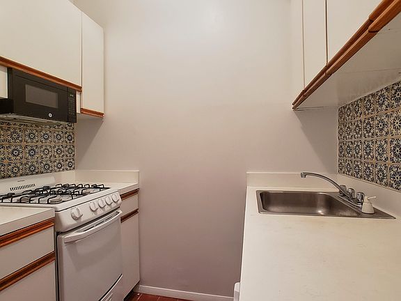 5th image of 415 E 72nd St APT 5RW
