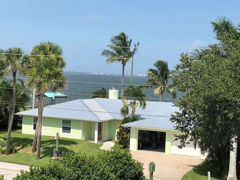 1555 S Banana River Dr — Photo 24