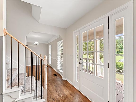 4th image of 186 W Chestnut Way