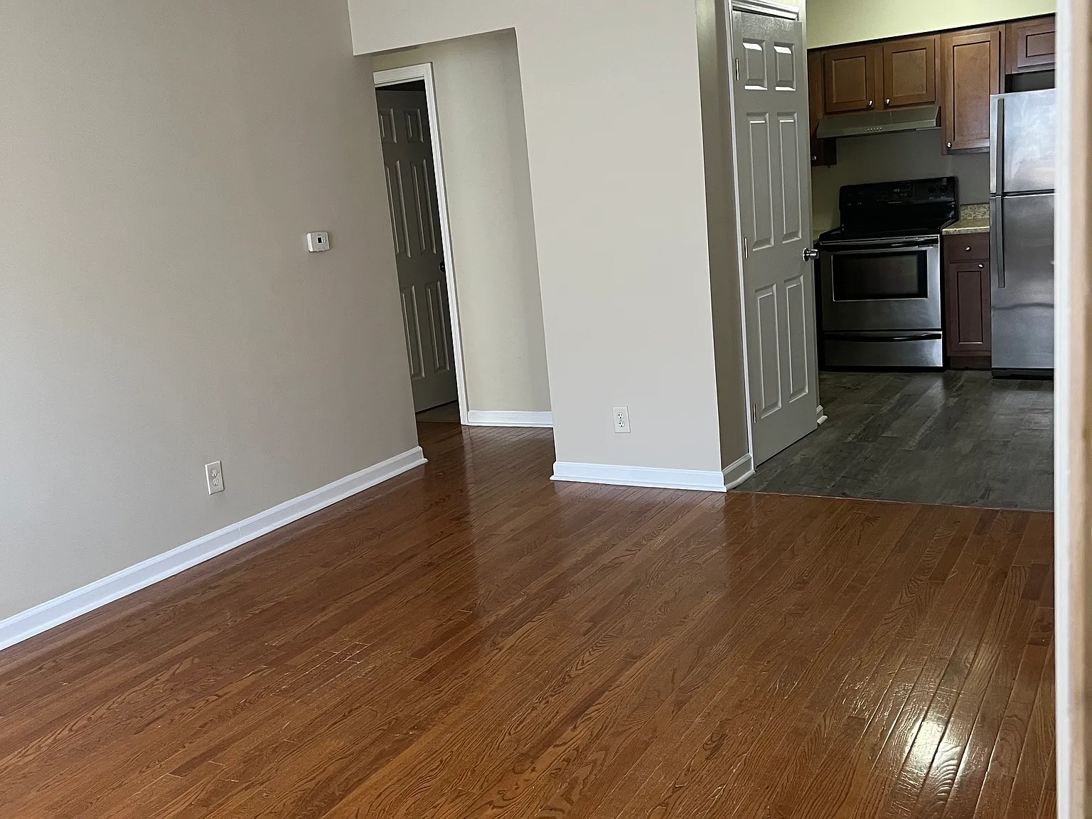 1 bed, 825 sqft, $925 — Photo 2
