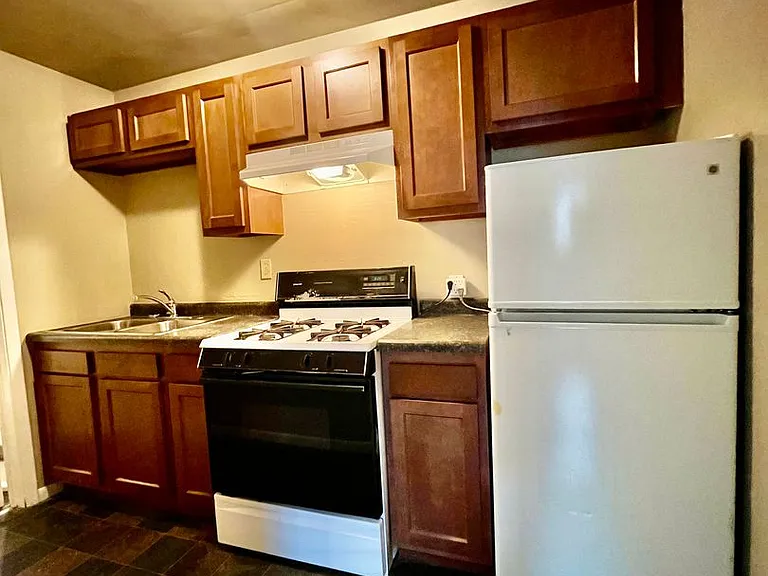476 Herschel St. — Photo 16
