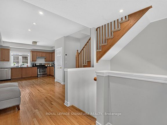 4th image of 1755 Danforth Ave