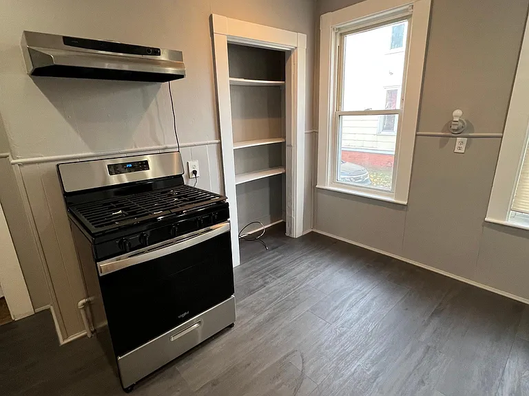 24 Archer St #1 — Photo 10