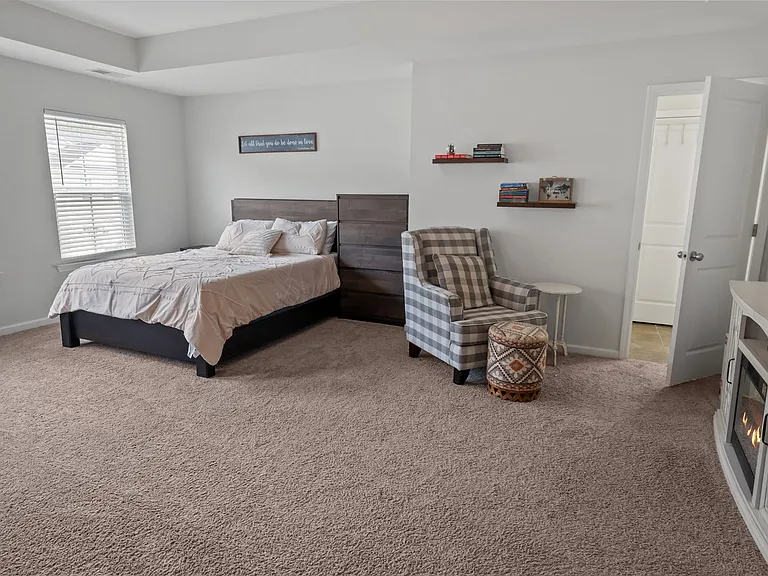 81 Bellasera Way — Photo 31