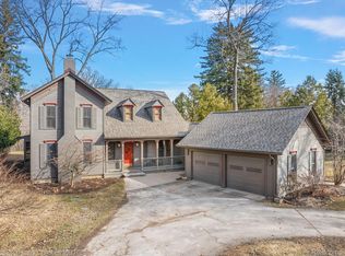 27160 W 14 Mile Rd, Franklin, MI 48025