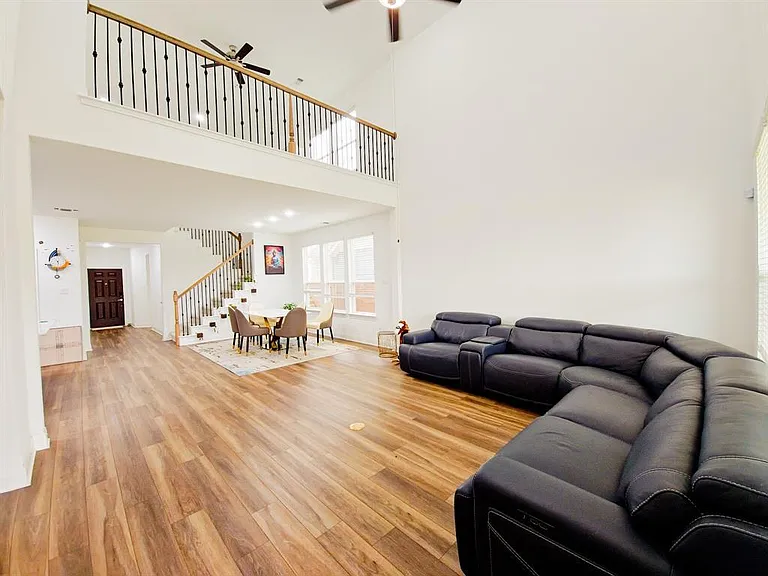 332 Turnbuckle Bnd — Photo 4