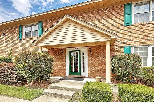 109 Elmwood Ave #A Photo 1 109 Elmwood Ave #A Photo 1