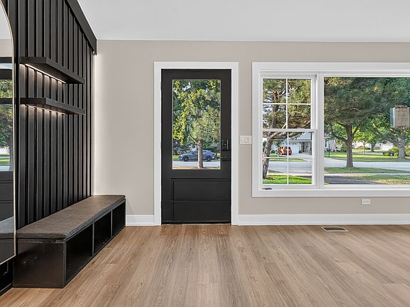 4th image of 1707 W Martin Ln