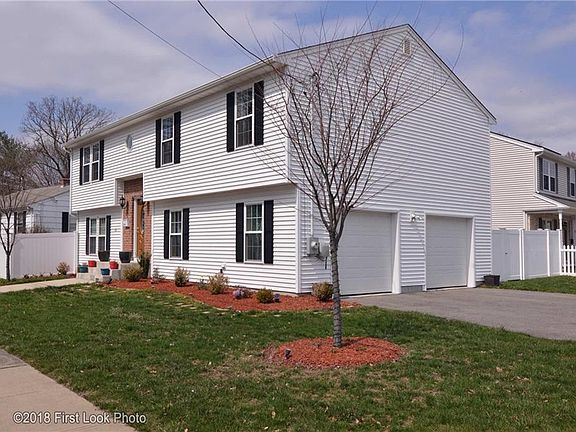 2nd image of 382 Grosvenor Ave