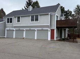 2360 Edington Dr SE, Grand Rapids, MI 49508