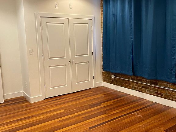 4th image of 3421 Richmond St #205