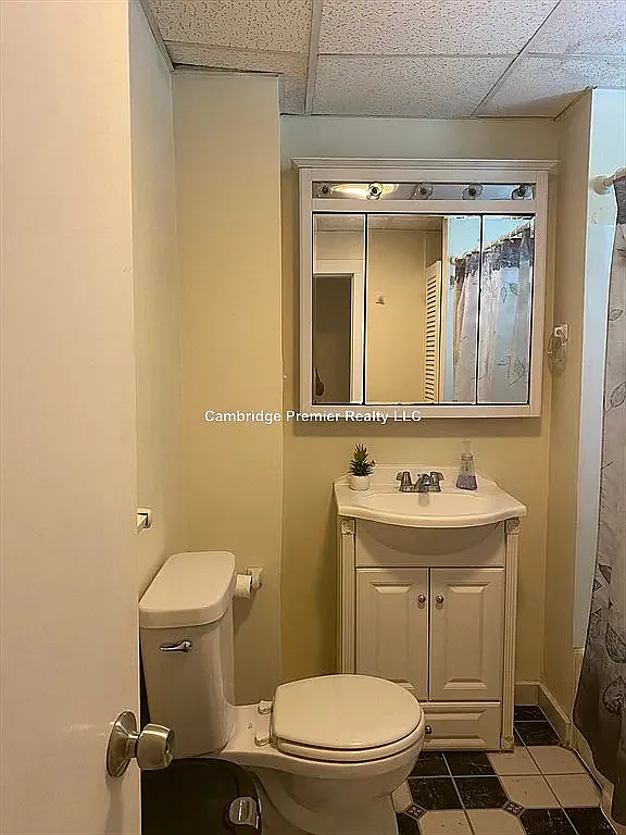 3 bed, 1350 sqft, $3,000 — Photo 4
