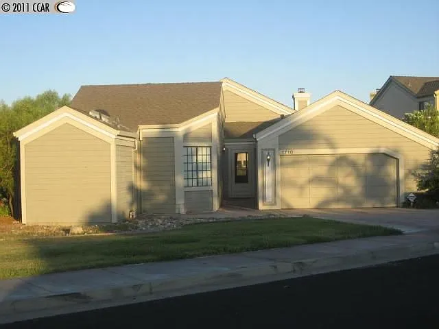 1710 Surfside Ct photo 1