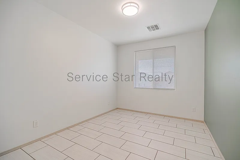 4 bed, 3.0 bath, 3100 sqft, $2,699 — Photo 4