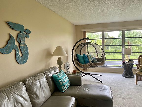 Home For Sale In Palm Greens