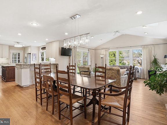 5th image of 10208 Cabery Rd