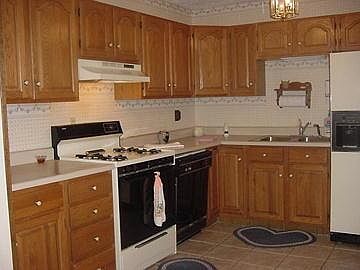 5th image of 1570 Apple St
