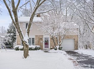 2225 Swansea Rd, Columbus, OH 43221