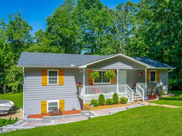 9045 Chip Dr, Soddy Daisy, TN 37379