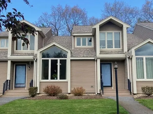 340 Centre Ave APT 44, Rockland, MA 02370