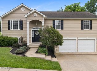 1421 W Elm Rd, Radcliff, KY 40160