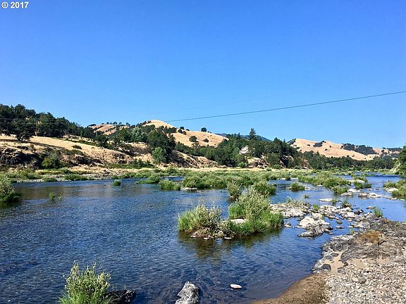 4th image of Whistlers Ln