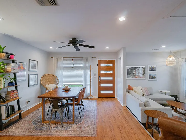 614 Long Bow Ln — Photo 3